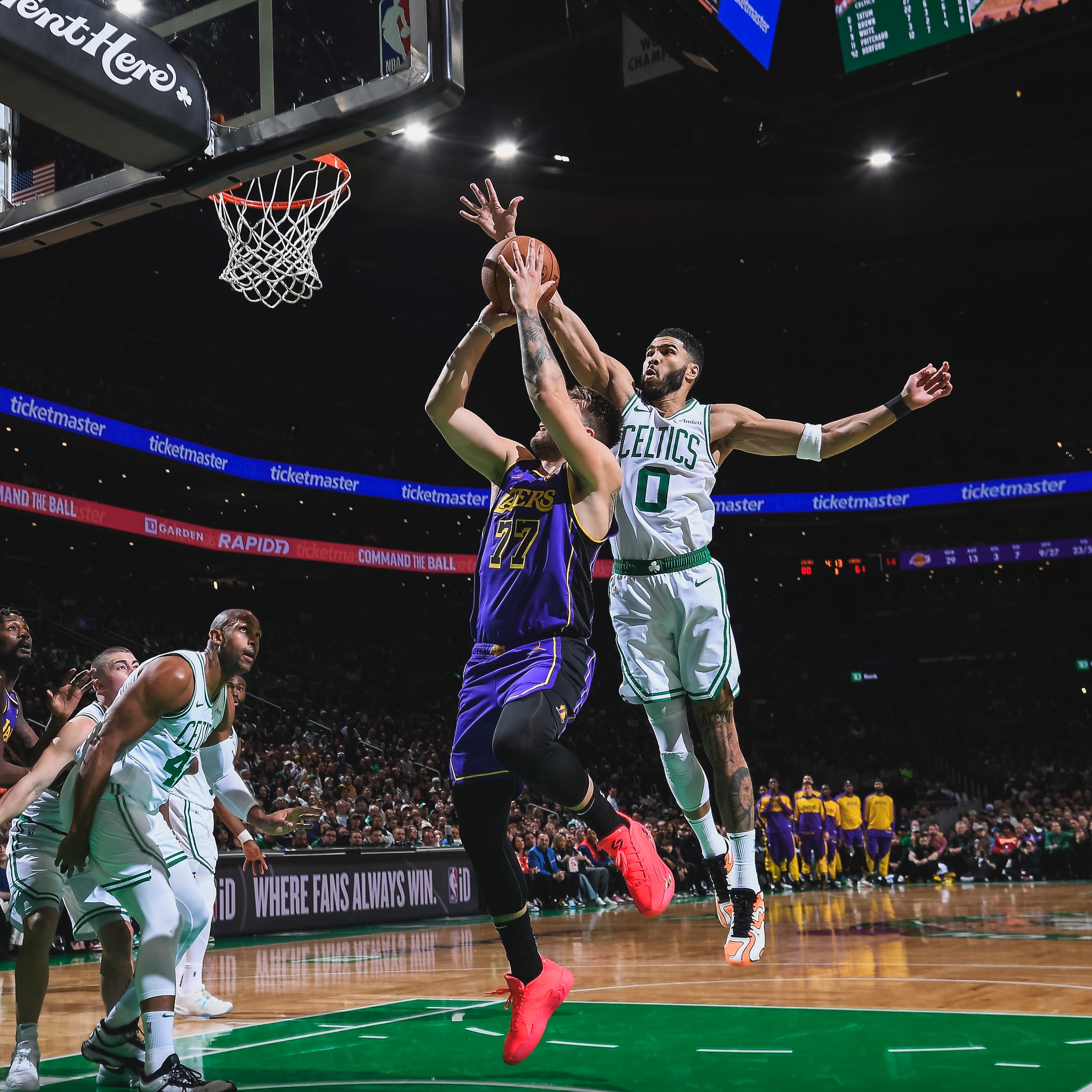 塔图姆重返赛场，比赛规则变更首场状态出色，塞尔维亚队观众沸腾！的简单介绍九游正版游戏下载