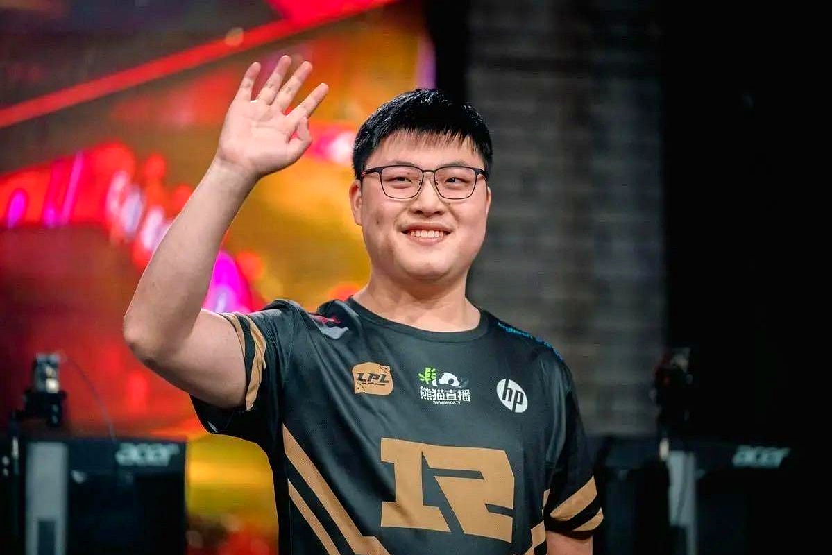 包含Uzi回归赛场，连败首场状态亮眼，加拿大队观众沸腾！的词条